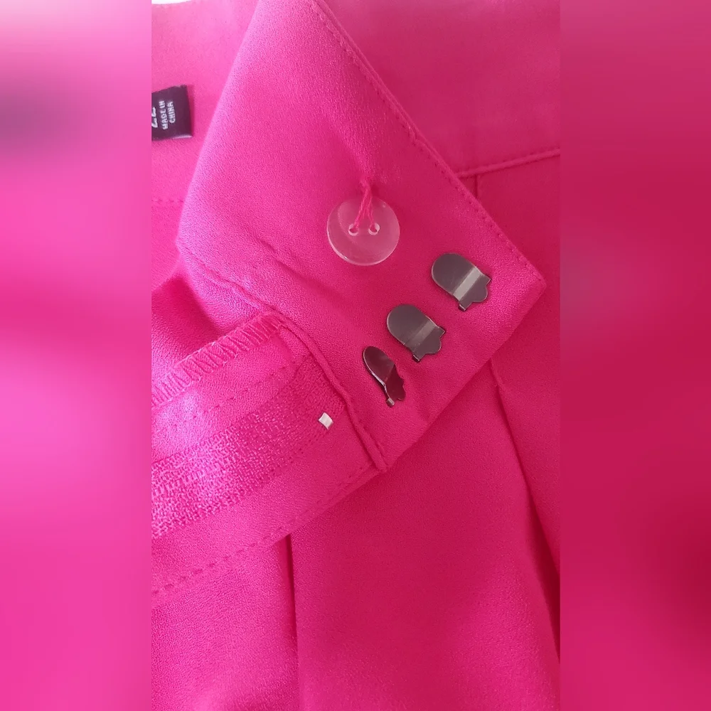 TORRID hot Pink Size 22 Wide Leg Studio‎ Crepe shorts with pockets